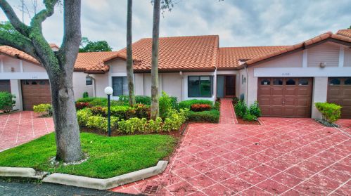 6108 Kings Gate Cir, Delray Beach FL  33484-2455 exterior