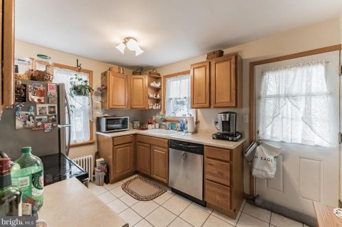 320 Delaware Ave, Lansdale PA 19446-3420 exterior