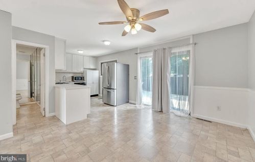 176 Canterbury Ct, East Windsor NJ  08520-5536 exterior