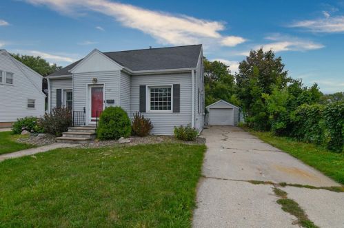 1132 Bond St, Green Bay, WI 54303-4041