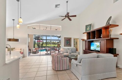 23240 Copperleaf Blvd, Bonita Springs, FL 34135-8138