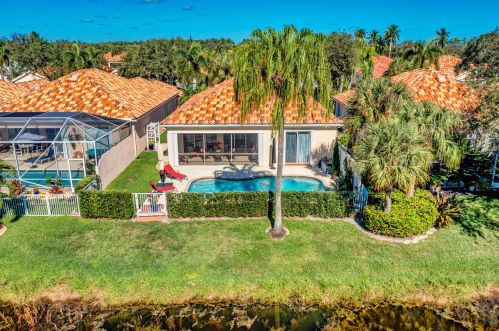 7064 Elkhorn Dr, West Palm Beach, FL 33411-5718