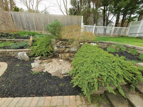 10 Marc Dr, Panamoka NY  11961-2103 exterior