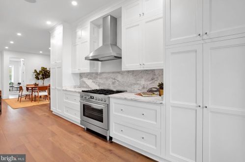 3125 11th St, Washington DC  20010-2401 exterior