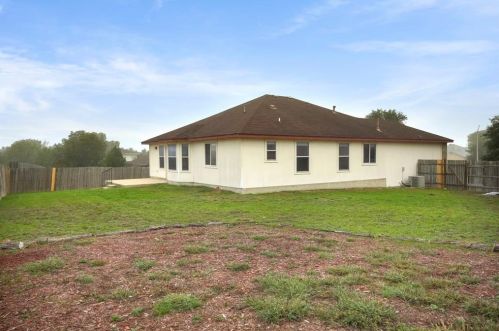 111 Goddard, Uhland TX  78640-5484 exterior