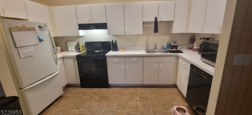 7409 Richmond Rd, West Milford Lakes NJ  07480-5127 exterior