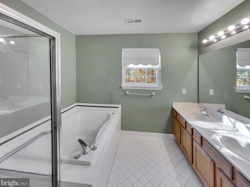 5771 Rhode Island Dr, Woodbridge VA  22193-3830 exterior