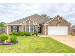1912 Richmond Dr, Bartlesville, OK 74006-6907