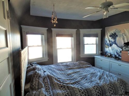 71 Merchant St, Bridgeport CT  06604-2214 exterior