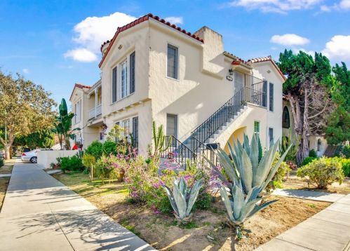 2490 Chestnut Ave, Long Beach, CA 90806-2961
