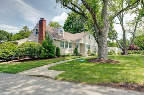 24 Buffalo Ave, Warren, RI 02885-1146