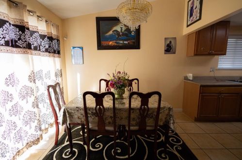 306 Ravenwood Way, Lodi CA  95240-7839 exterior