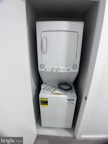 1300 Lawrence St, Philadelphia PA  19147-5921 exterior