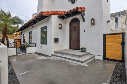 4215 Dawes St, San Diego CA  92109-4158 exterior