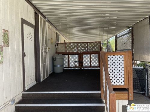 69521 Parkside Dr, Desert Hot Springs CA  92241-8719 exterior