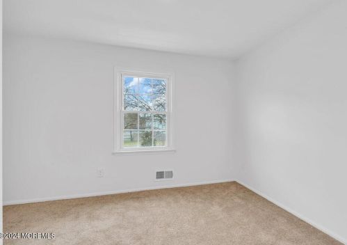 828 Burnt Tavern Rd, Bricktown NJ  08724-2540 exterior