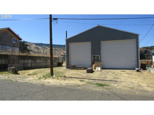 118 Klickitat Ave, Lyle, WA 98635-9612