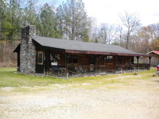 2605 Eva Rd, Camden, TN 38320-7515