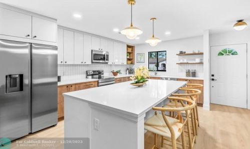 6256 Saxon Blvd, West Palm Beach FL  33417-5436 exterior