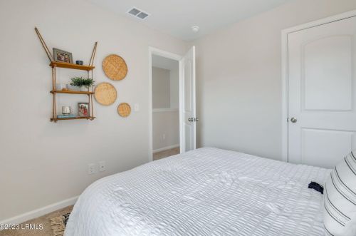 23 Island Breeze Ln, Beaufort SC  29907-1679 exterior