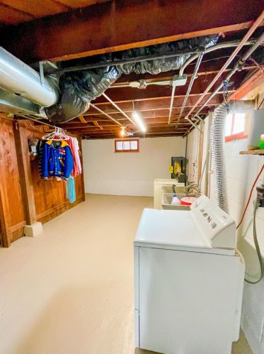 2830 55, Milwaukee WI 53219-3356 exterior