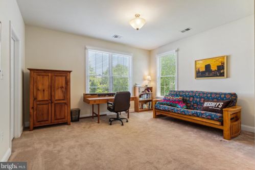 8373 Pedigrue Ct, Gainesville VA  20155-3240 exterior