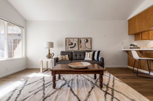 1056 Viceroy Dr, Chico CA  95973-8209 exterior