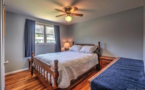 51 Westwood Rd, Milford CT  06461-2752 exterior