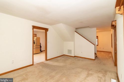 514 Elm Dr, Seaford, DE 19973-2014