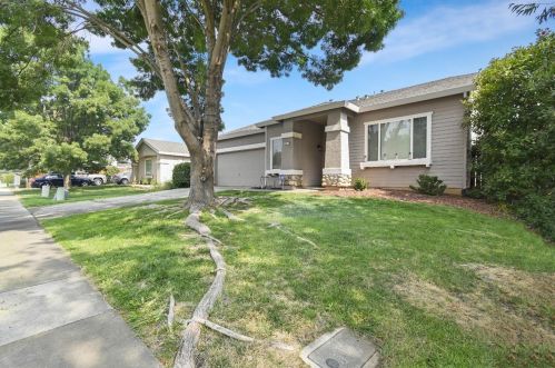 805 Mcdevitt Dr, Wheatland, CA 95692-9261