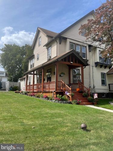 555 Velde Ave, Camden, NJ 08110-3430