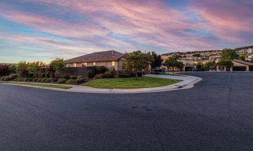 205 Tillman Ct, Folsom CA  95762-9571 exterior