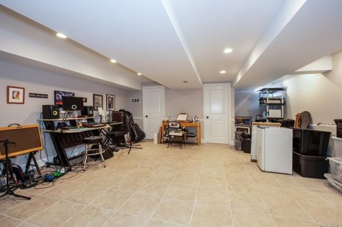 6 Bonwit Rd, Rye Brook NY  10573-1903 exterior