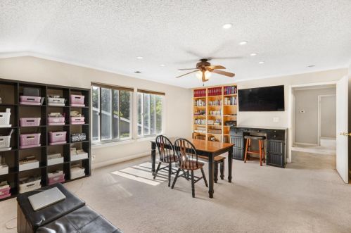 16711 Willow Creek Dr, Morgan Hill CA  95037-4819 exterior