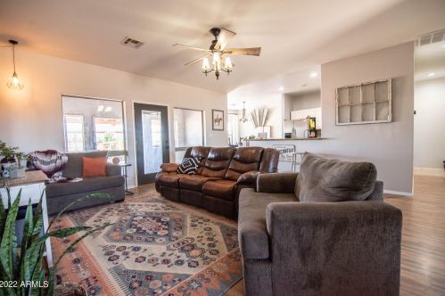 21118 Chuckwagon Ln, Wittmann, AZ 85361-9467