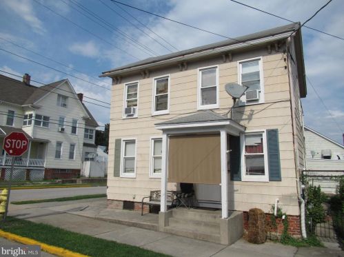 5 Water St, Spring Grove, PA 17362-1031