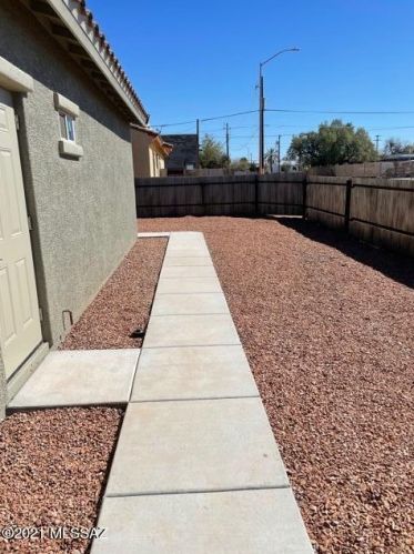 1351 9 Ave, Tucson AZ 85701-2504 exterior