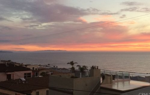 320 33rd Pl, Manhattan Beach CA  90266-3820 exterior