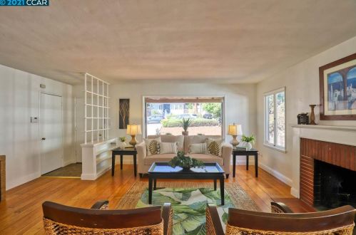 7571 Circle Hill Dr, Oakland, CA 94605-3001