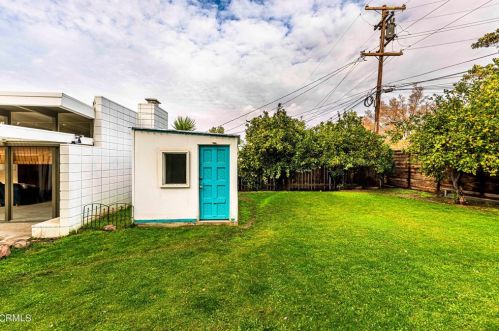 1815 Ridgewood Dr, Bakersfield CA 93306-3831 exterior