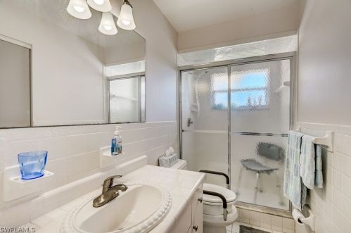 2012 27th Ter, Cape Coral FL  33904-3256 exterior