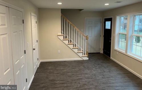 3 Miramar St, Rudytown, PA 17070-2607