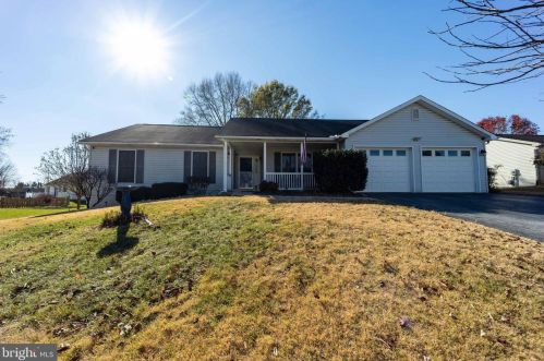70 Heron Ln, Falling Waters, WV 25419-4022