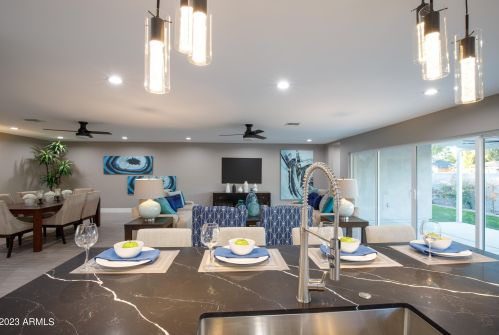156 Elm St, Phoenix AZ  85013-2721 exterior