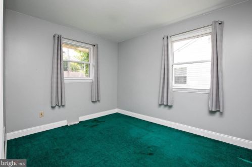 121 Hannold Blvd, West Deptford NJ  08096-1815 exterior