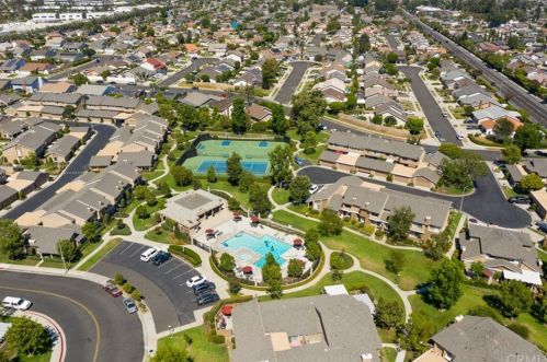 325 Chinook Dr, Placentia CA  92870-1417 exterior