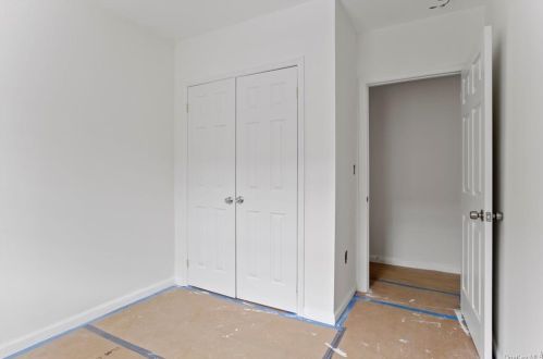 557 Logan Ave, Bronx NY  10465-2509 exterior