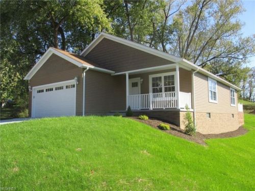 1428 Front St, Parral, OH 44622-9542