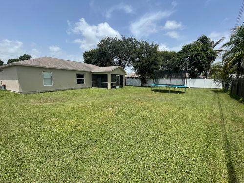421 Oleander Ave, Fort Pierce FL  34952-1343 exterior