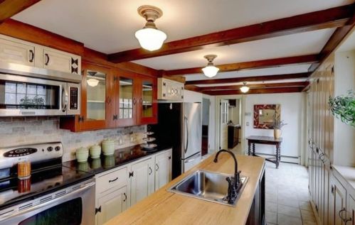 3261 Mendon Rd, Cumberland, RI 02864-2415